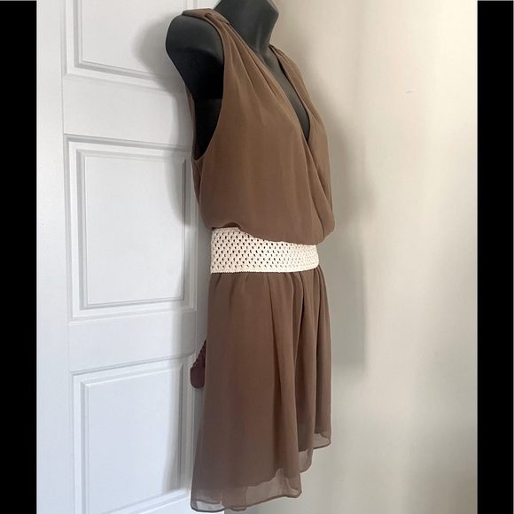 🌾 Light & airy sleeveless dress - Picture 5 of 9